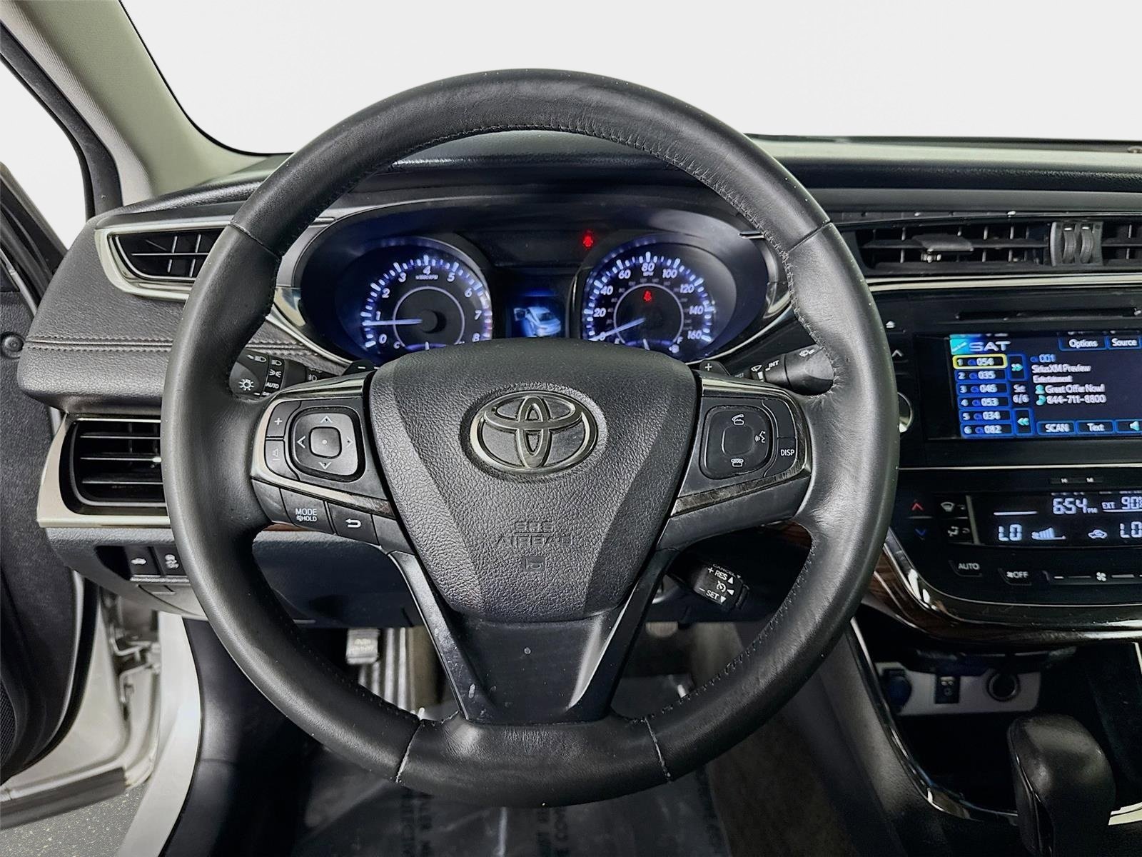 Used 2014 Toyota Avalon XLE Touring FWD image 12