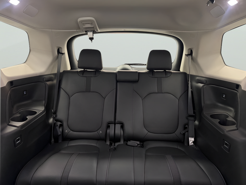 Used 2025 Honda Pilot EX-L image 16