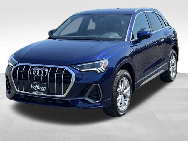 Certified 2025 Audi Q3 2.0T Premium w/ Convenience Package AWD/4WD image 3