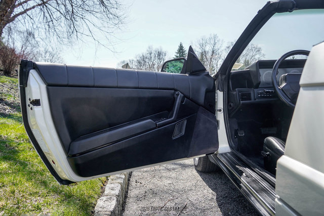 Used 1993 Cadillac Allante FWD image 31
