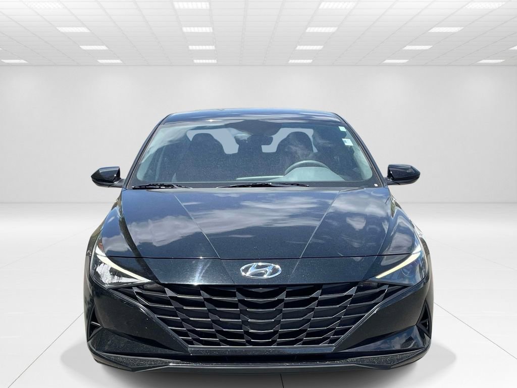 Used 2022 Hyundai Elantra Blue FWD image 2