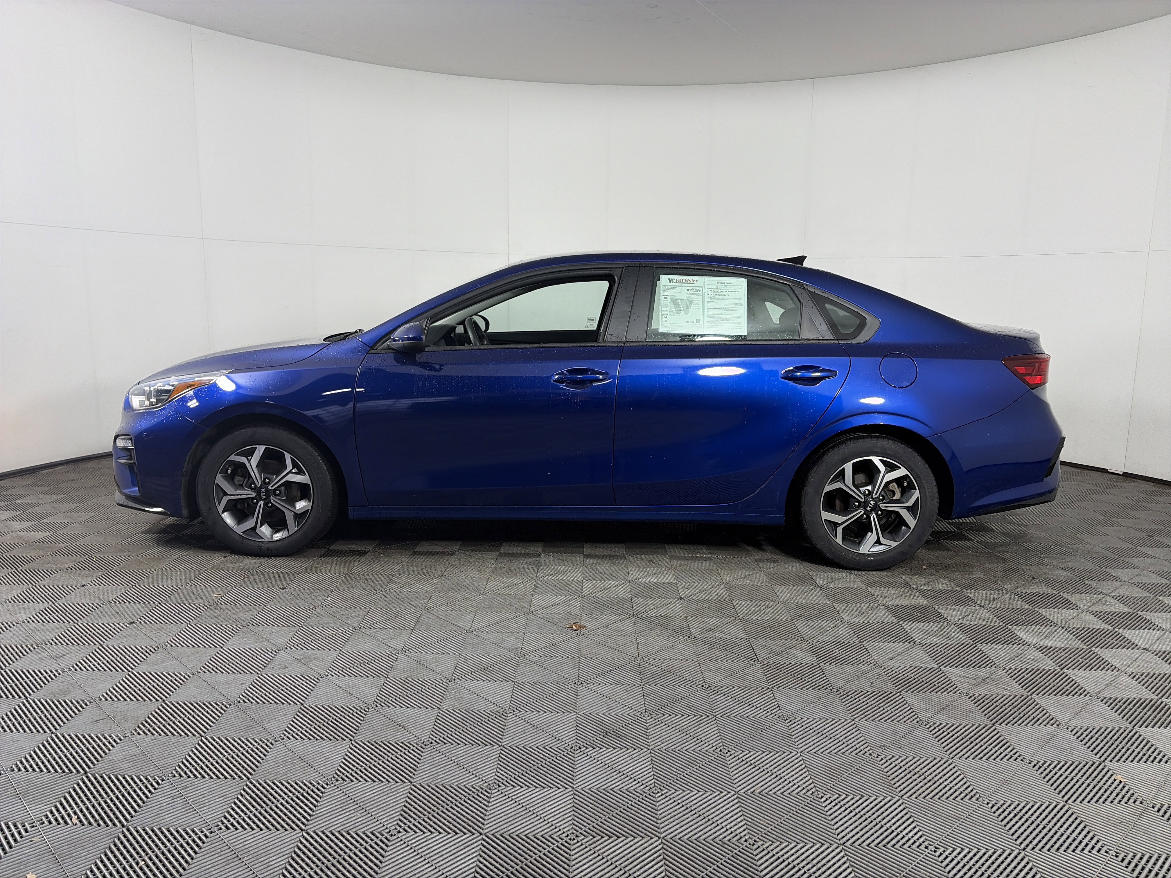 Used 2021 Kia Forte LXS image 11