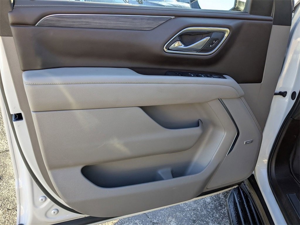 Certified 2023 GMC Yukon SLT w/ SLT Premium Package image 8