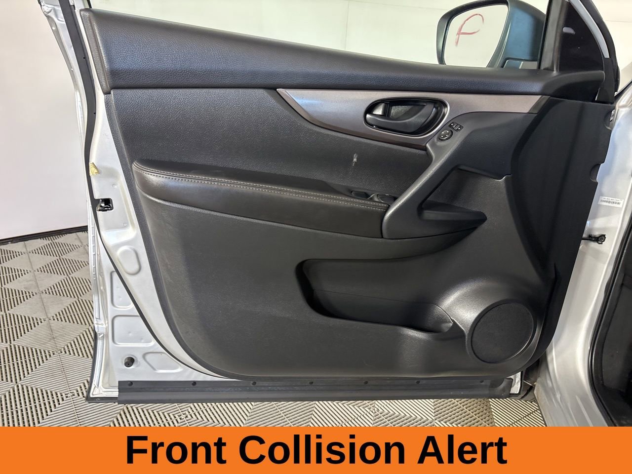 Used 2022 Nissan Rogue Sport S image 9