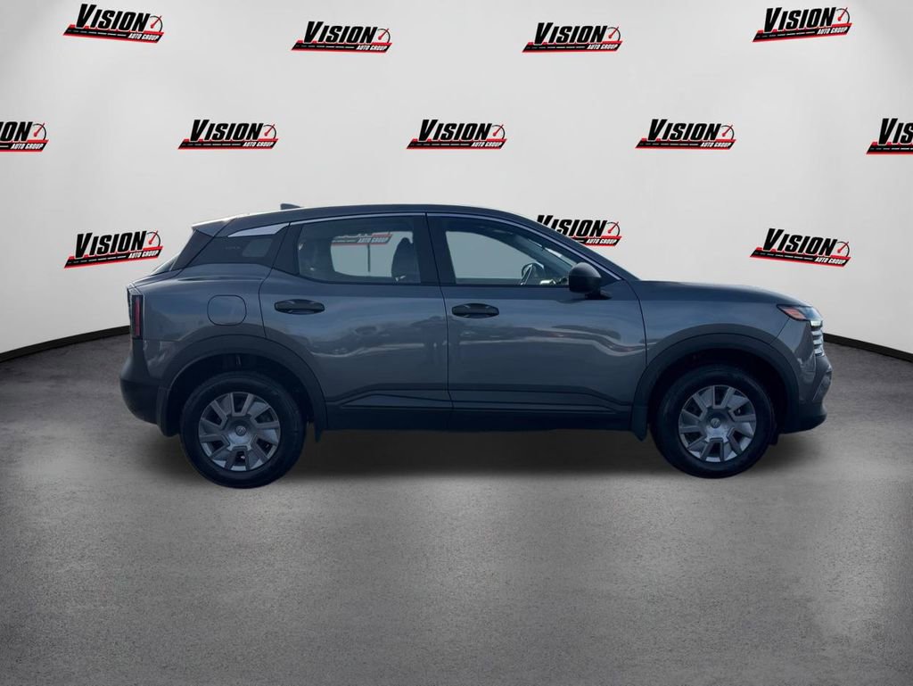 Used 2025 Nissan Kicks S image 4