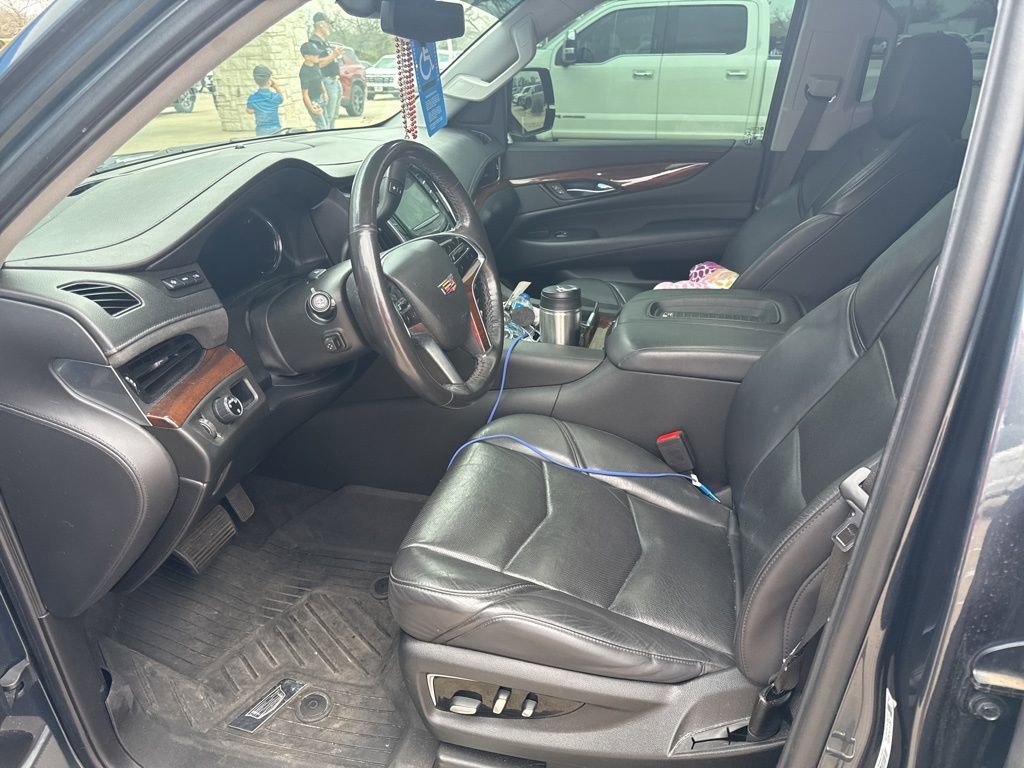 Used 2020 Cadillac Escalade ESV Premium Luxury image 7