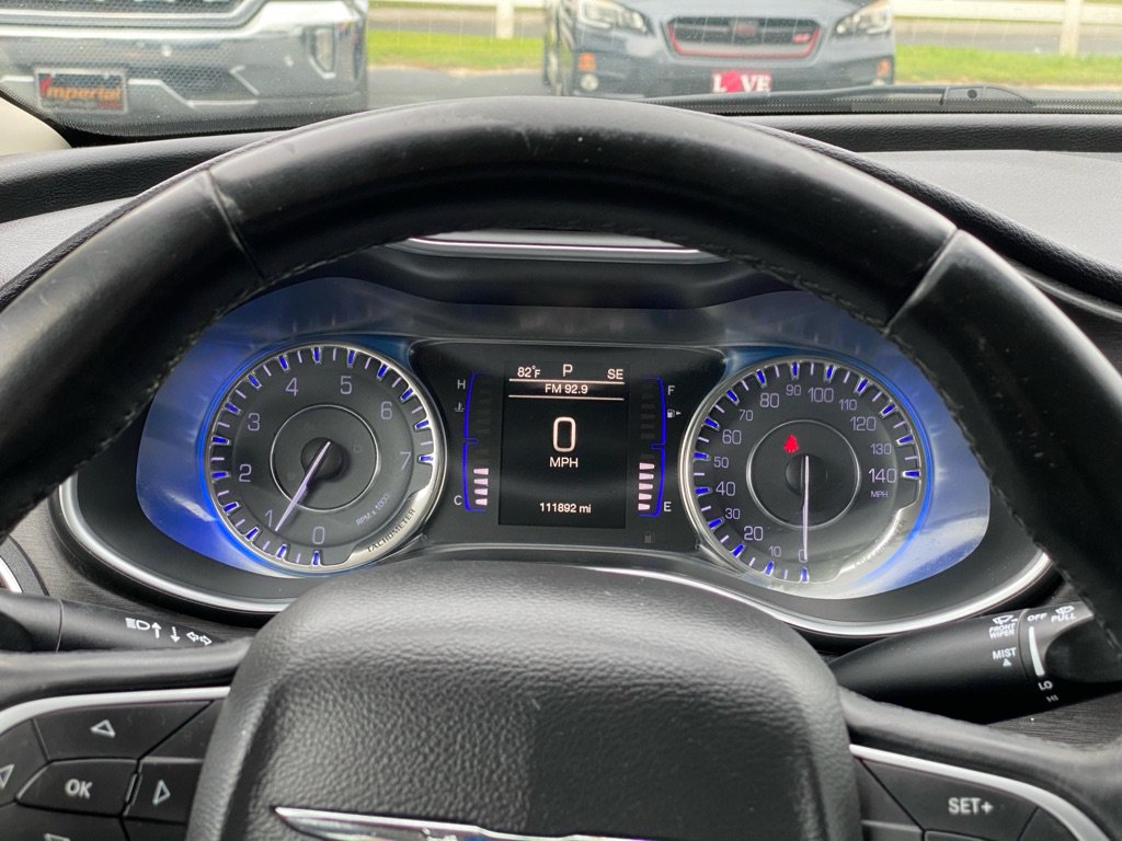 Used 2017 Chrysler 200 Limited Platinum FWD image 13