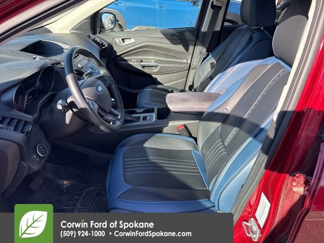 Used 2017 Ford Escape SE w/ SE Sport Appearance Package image 9
