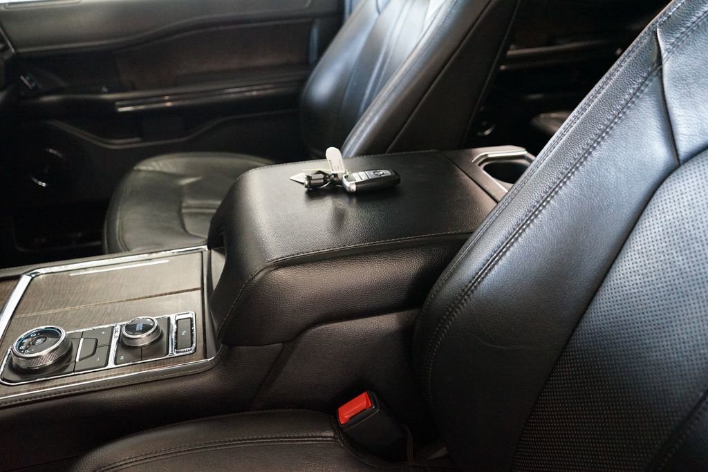Used 2018 Ford Expedition Limited image 30