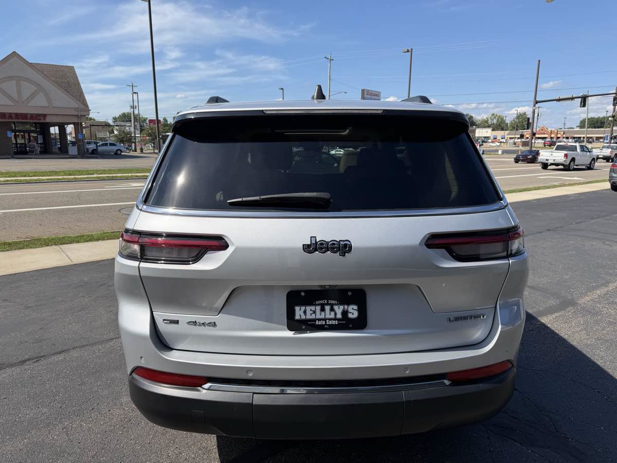Used 2021 Jeep Grand Cherokee L Limited AWD/4WD image 4