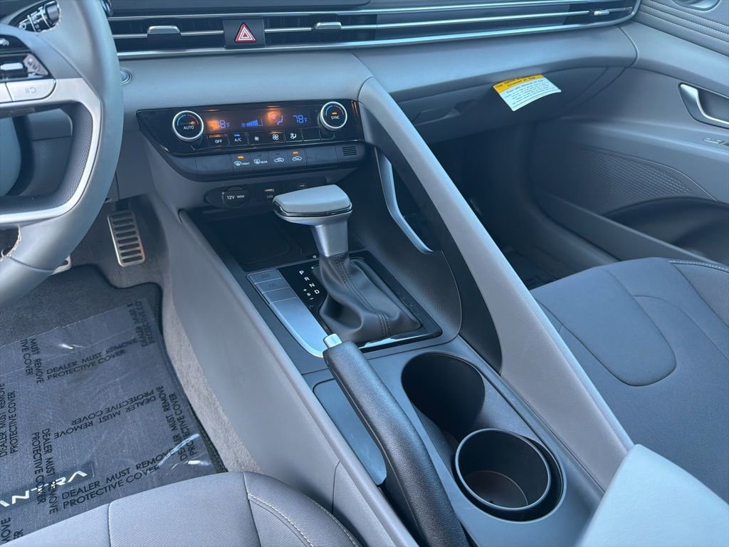 New 2025 Hyundai Elantra Sport image 15