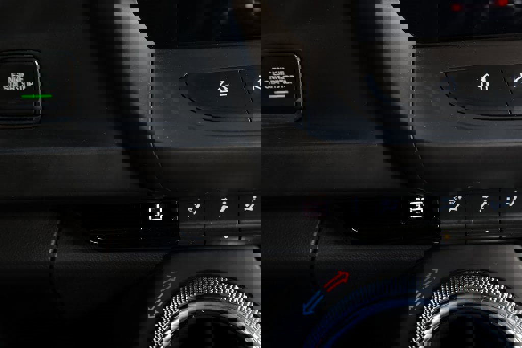 Used 2022 Chevrolet Camaro LT w/ Technology Package image 23