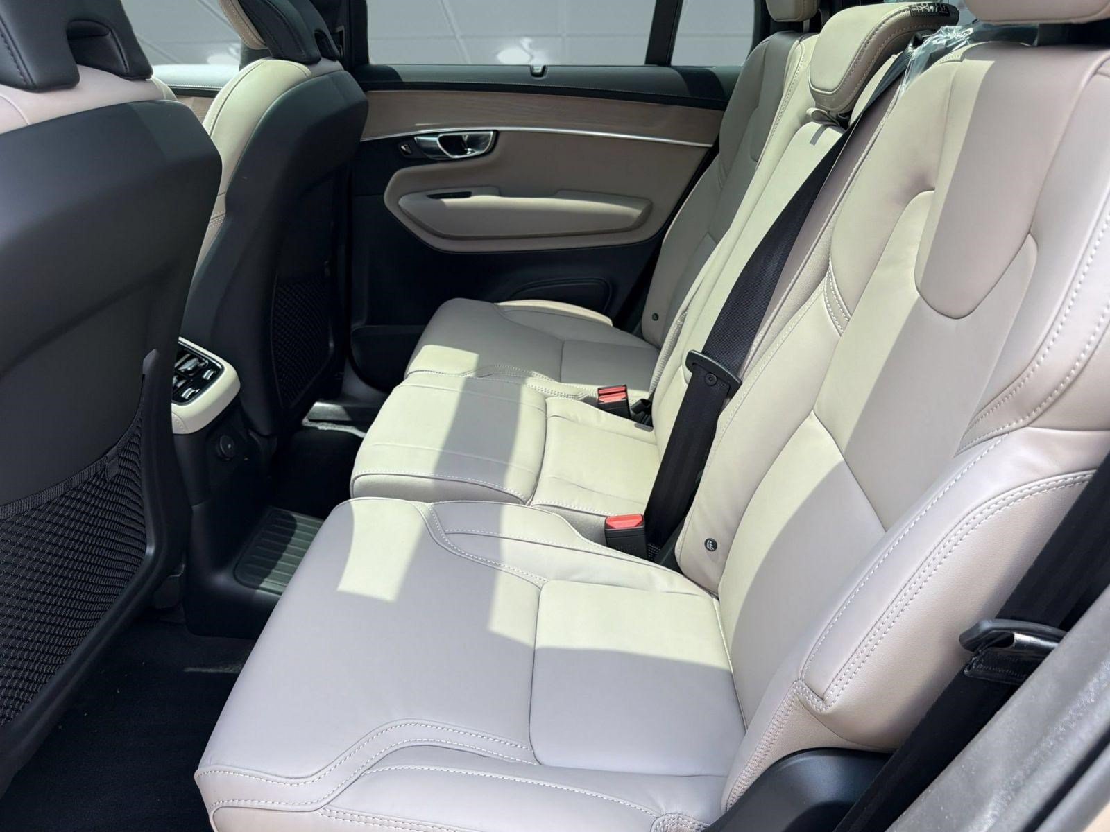 New 2026 Volvo XC90 T8 Ultra w/ Protection Package AWD/4WD image 22