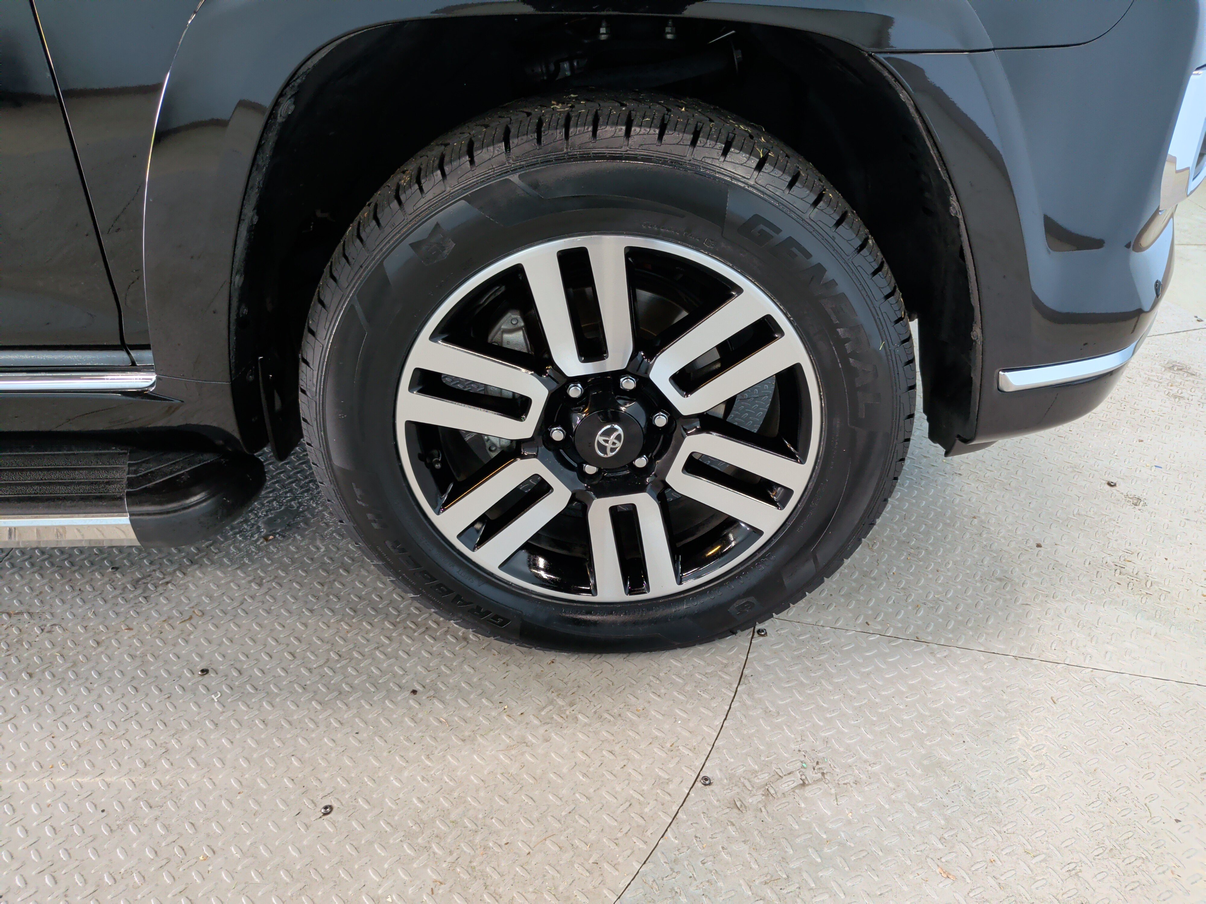 Used 2024 Toyota 4Runner Limited AWD/4WD image 12