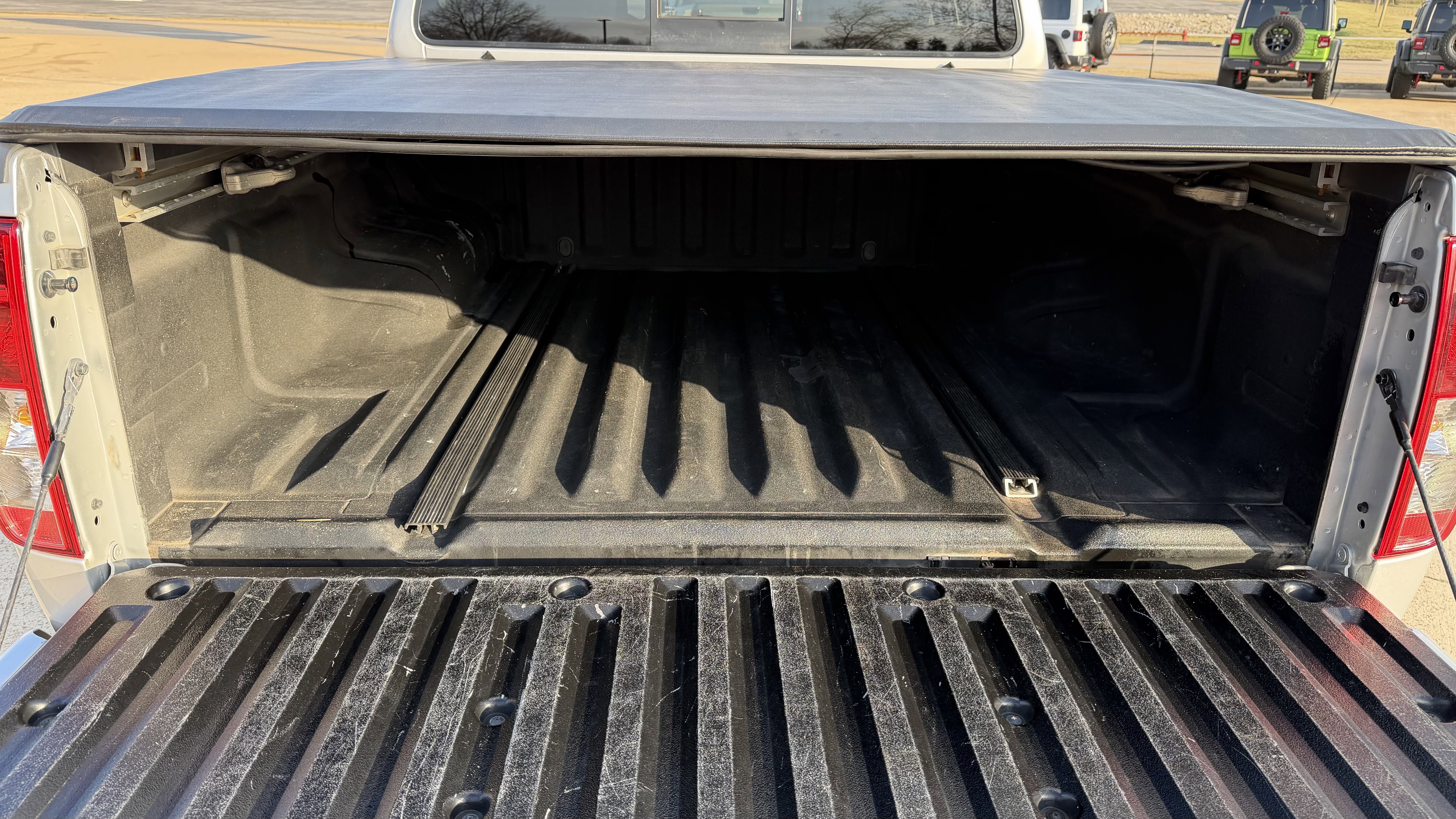 Used 2019 Nissan Frontier PRO-4X image 10