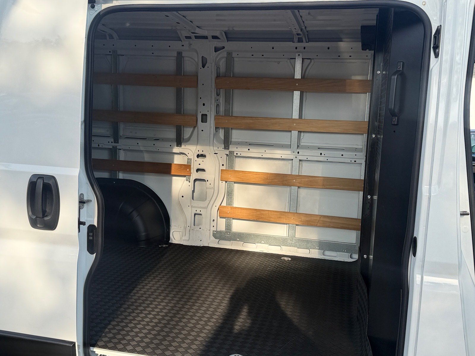 Used 2025 RAM ProMaster 2500 w/ U-Haul Equipment Group FWD image 13
