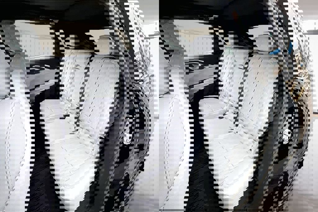 New 2026 Cadillac Lyriq Premium Luxury image 10