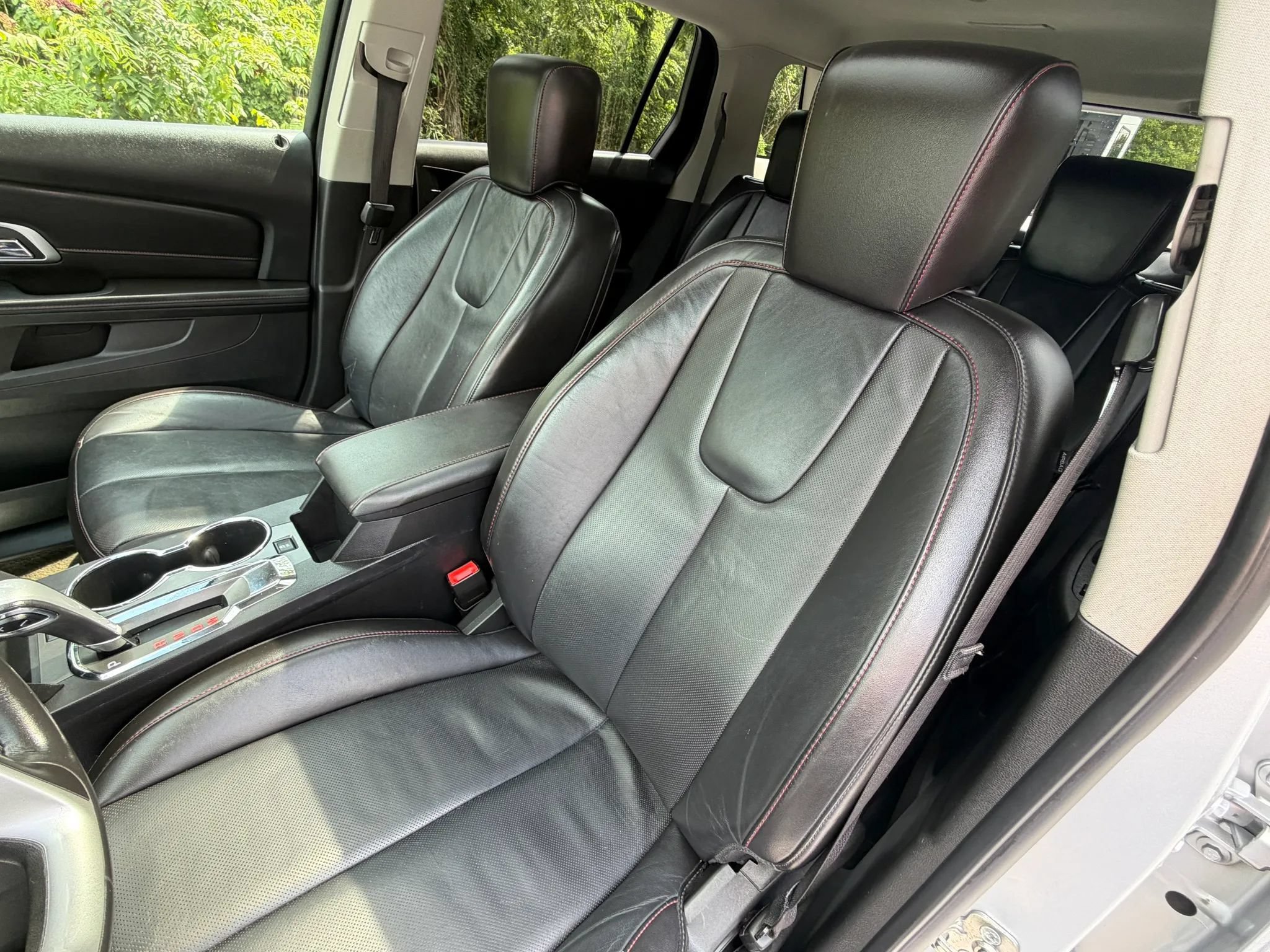 Used 2011 GMC Terrain SLT FWD image 13