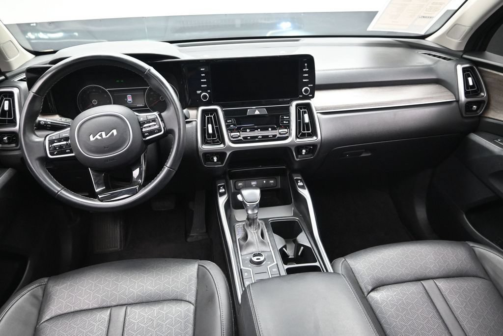 Used 2023 Kia Sorento S w/ Panoramic Sunroof Package AWD/4WD image 14
