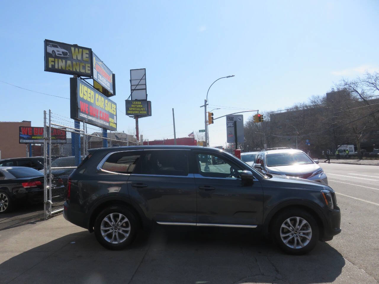 Used 2020 Kia Telluride LX AWD/4WD image 9