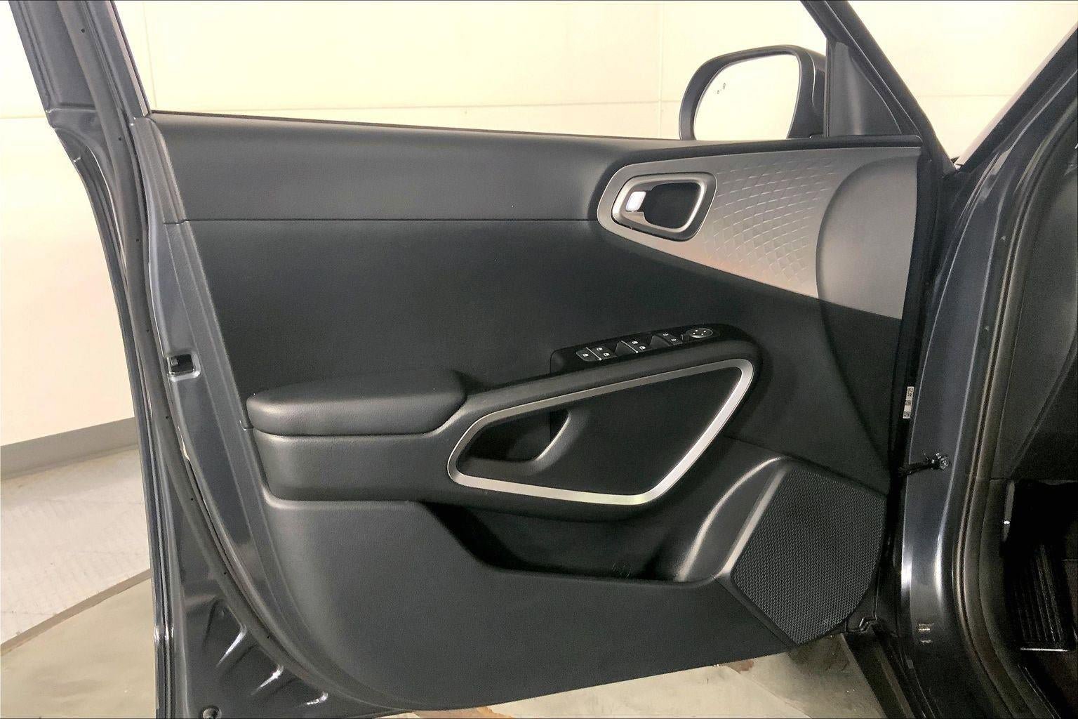 Certified 2025 Kia Soul LX FWD image 24