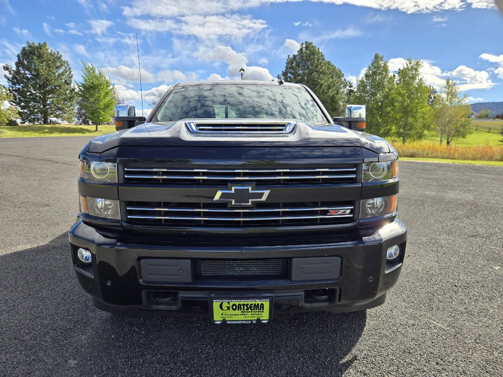 Used 2018 Chevrolet Silverado 3500 LTZ image 2