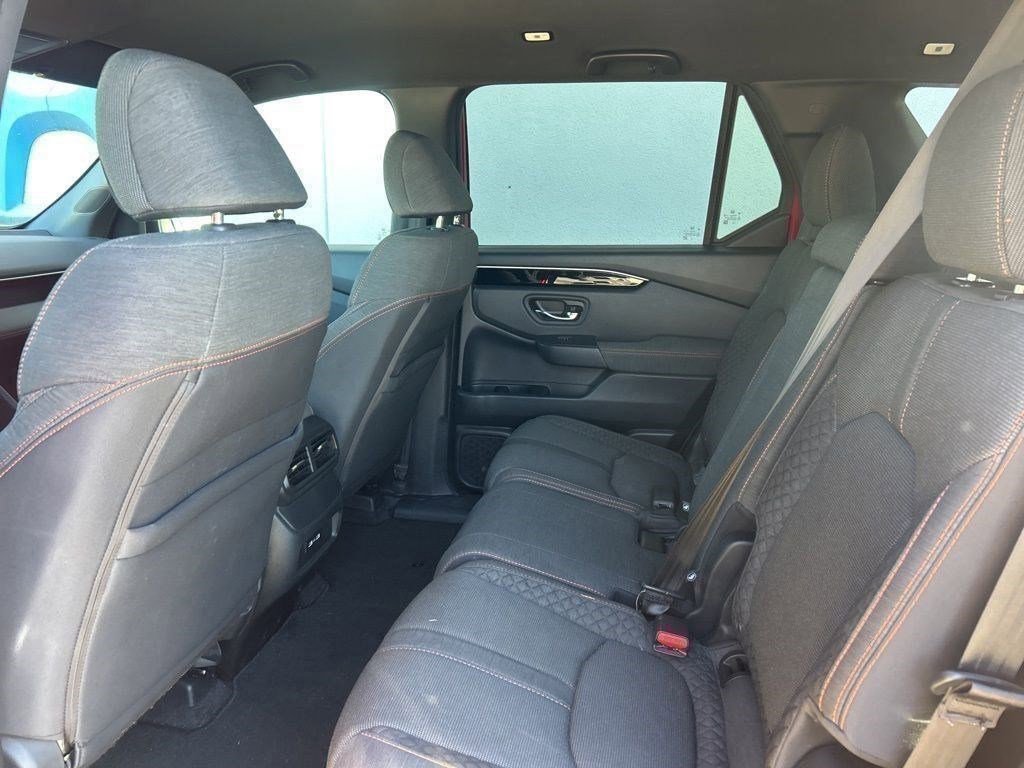 Used 2023 Honda Pilot Sport image 11