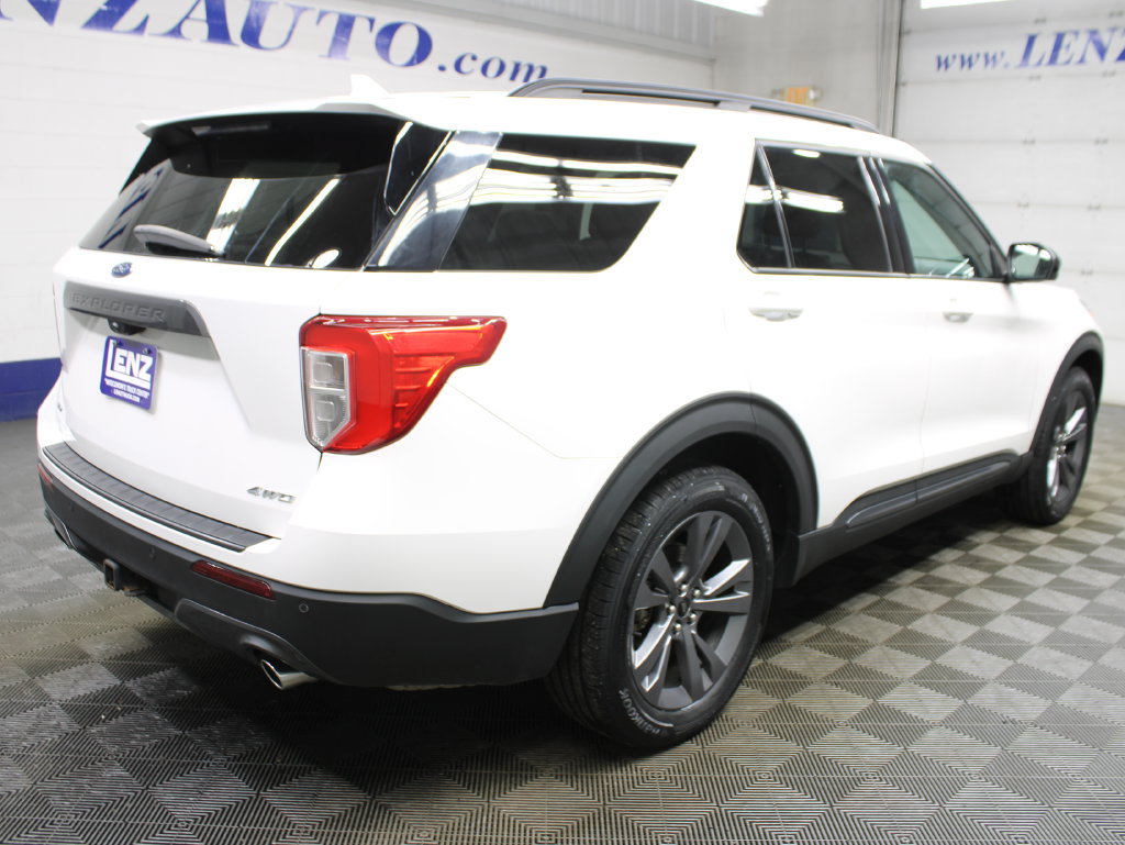 Used 2023 Ford Explorer XLT w/ XLT Sport Appearance Package AWD/4WD image 6