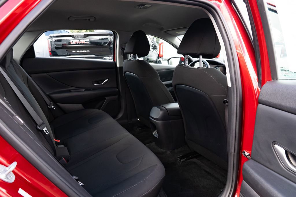Used 2024 Hyundai Elantra SEL image 23