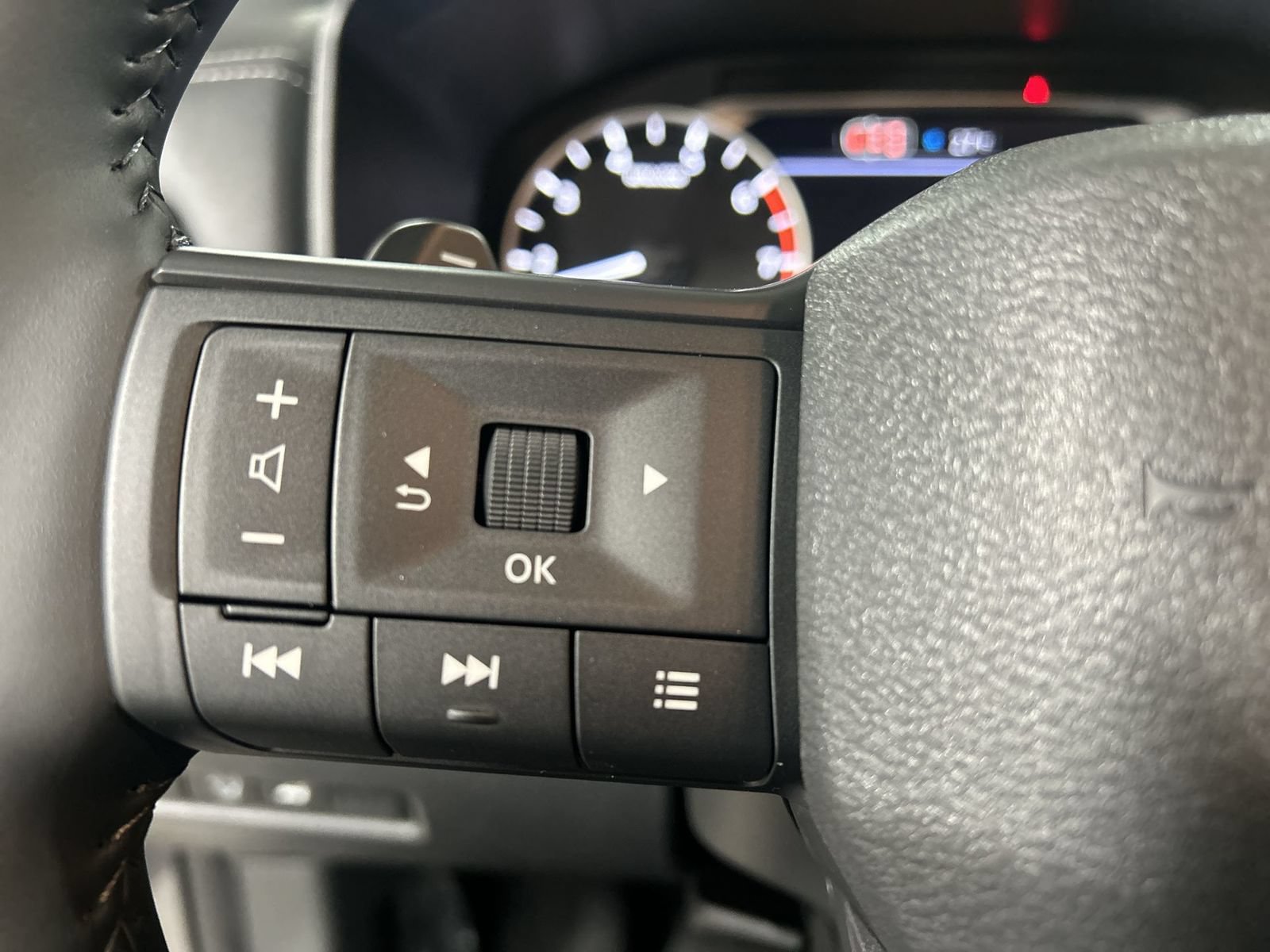 New 2026 Nissan Rogue SV w/ Cold Weather Package AWD/4WD image 19