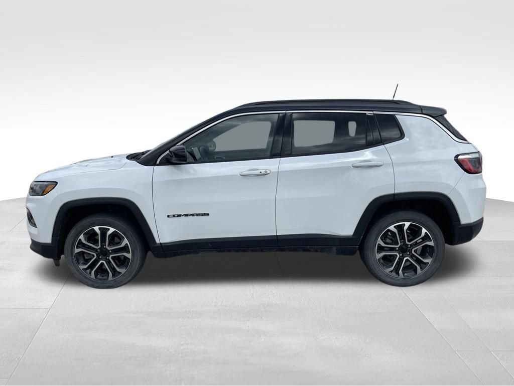 Used 2023 Jeep Compass Limited w/ Sun and Sound Group AWD/4WD image 4
