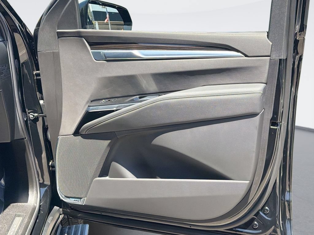 Certified 2026 Cadillac Escalade ESV Luxury AWD/4WD image 33