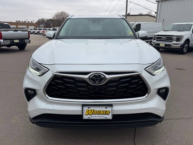 New 2026 Toyota Highlander Limited image 8