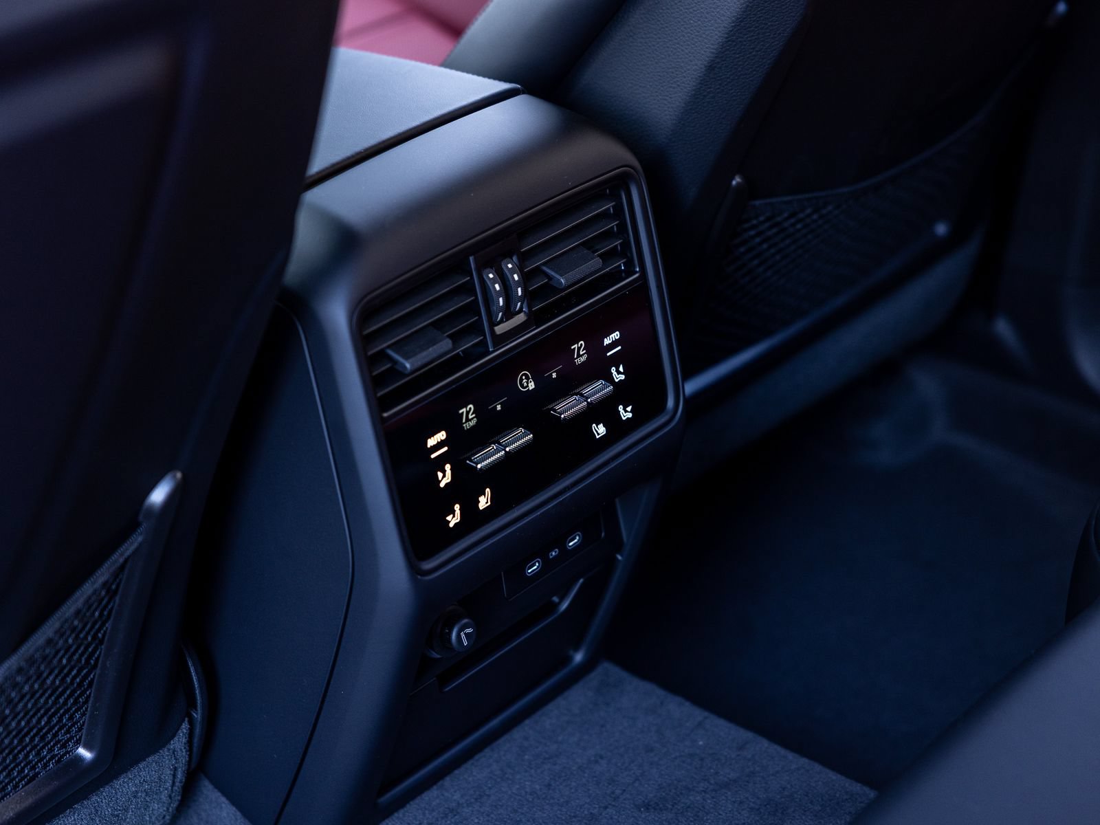 New 2026 Porsche Cayenne Coupe AWD/4WD image 32