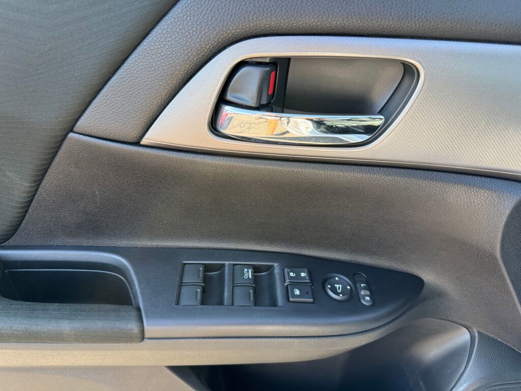 Used 2014 Honda Accord LX image 9