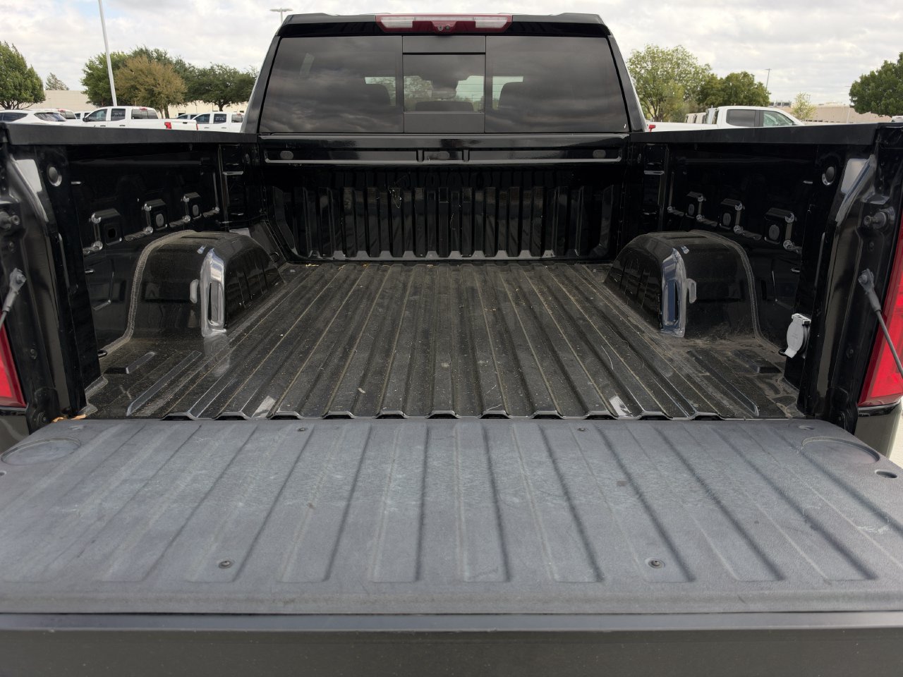 Used 2024 Chevrolet Silverado 1500 LTZ w/ Technology Package RWD image 28