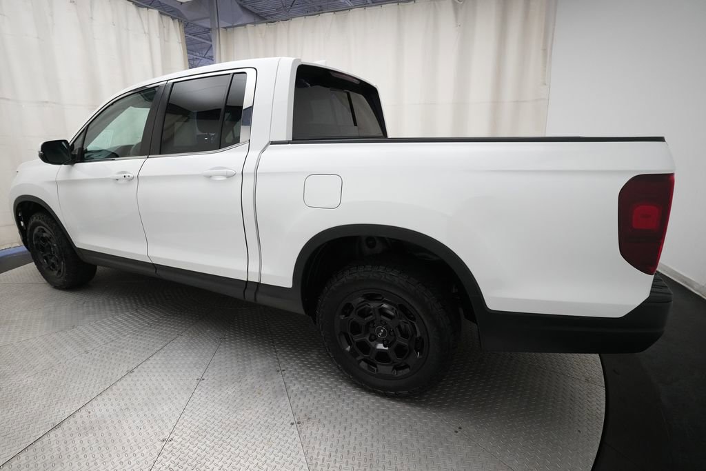 Certified 2025 Honda Ridgeline RTL+ image 33