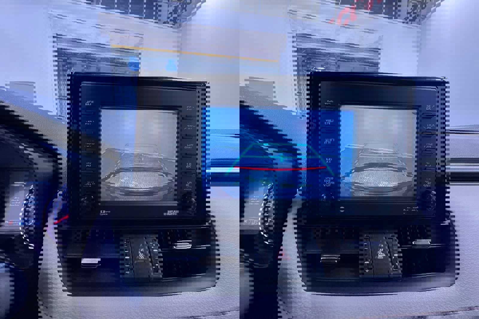 Used 2020 Toyota RAV4 XLE Premium image 26