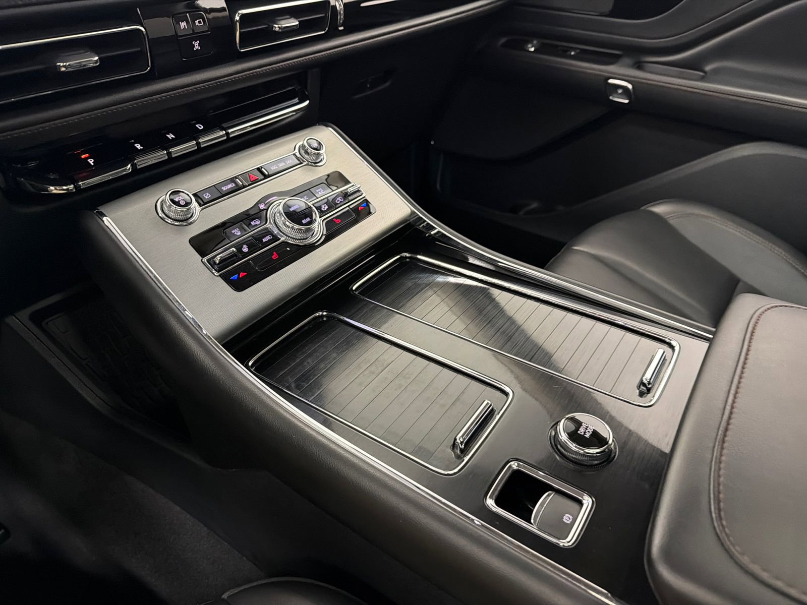 Certified 2023 Lincoln Aviator AWD w/ Premium Package image 32