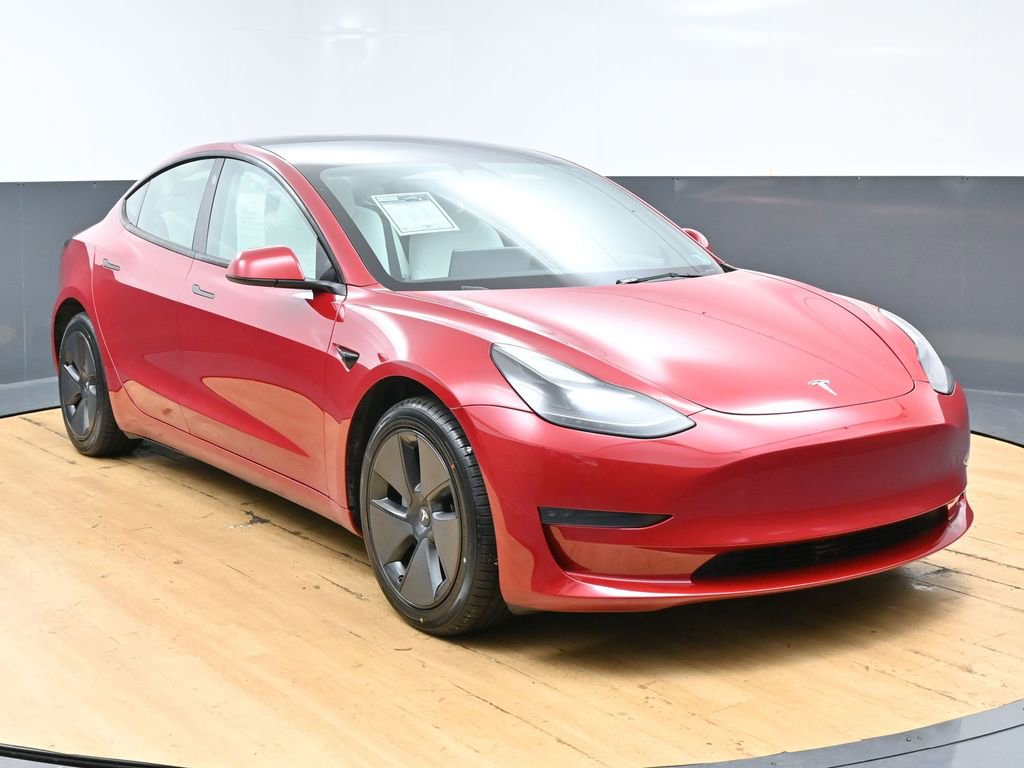 Used 2023 Tesla Model 3 Standard Range image 2