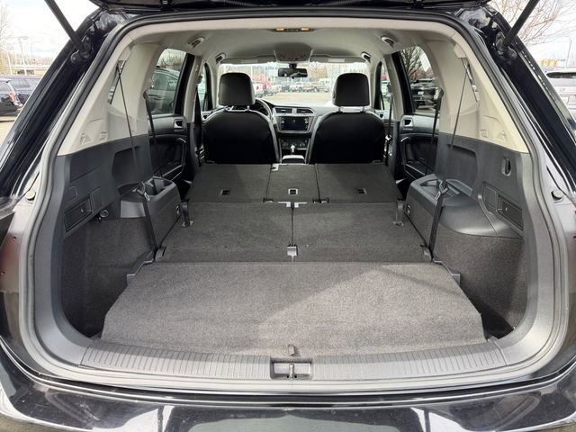 Used 2021 Volkswagen Tiguan SE R-Line image 34