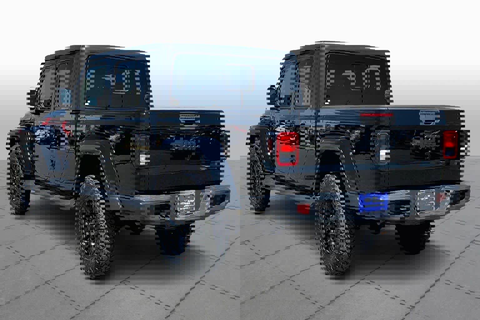 Used 2022 Jeep Gladiator Sport image 12