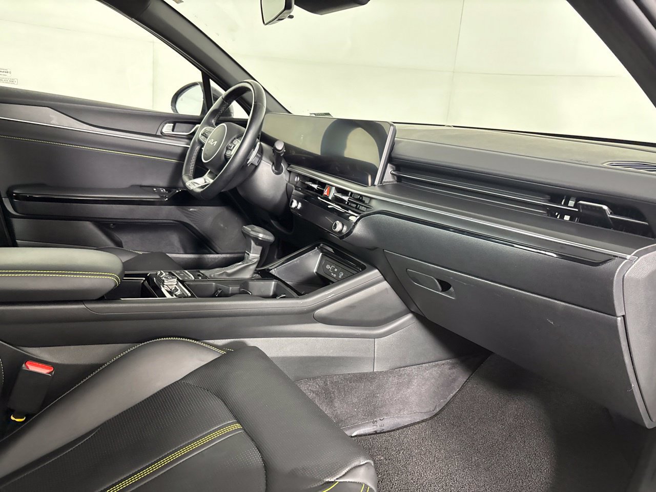 Used 2025 Kia K5 GT w/ GT1 Package FWD image 31