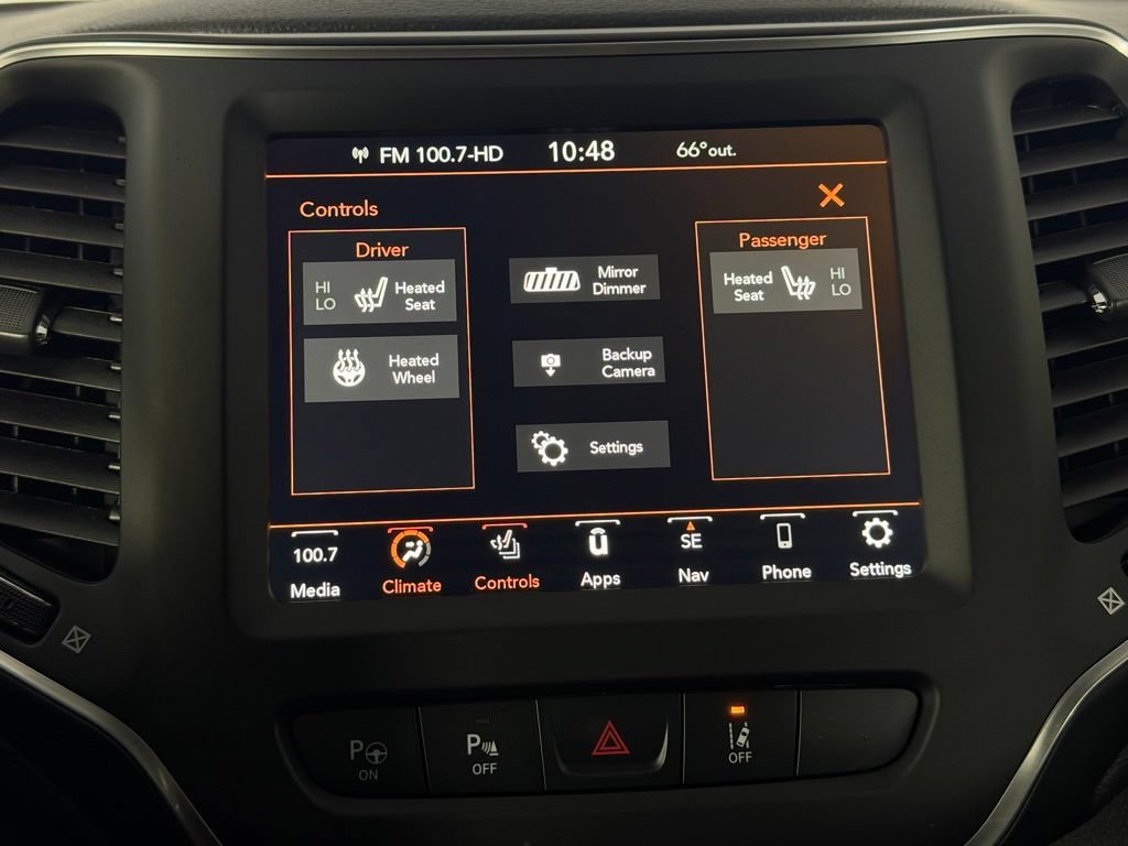 Used 2023 Jeep Cherokee Altitude Lux w/ Mopar Interior Package AWD/4WD image 20