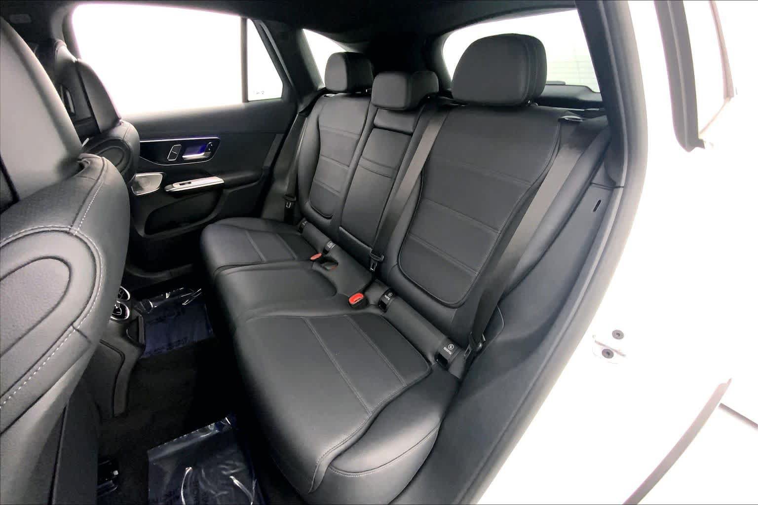 Used 2024 Mercedes-Benz GLC 300 image 17