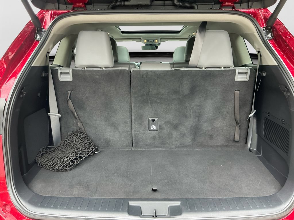 Certified 2024 Toyota Highlander Platinum FWD image 18
