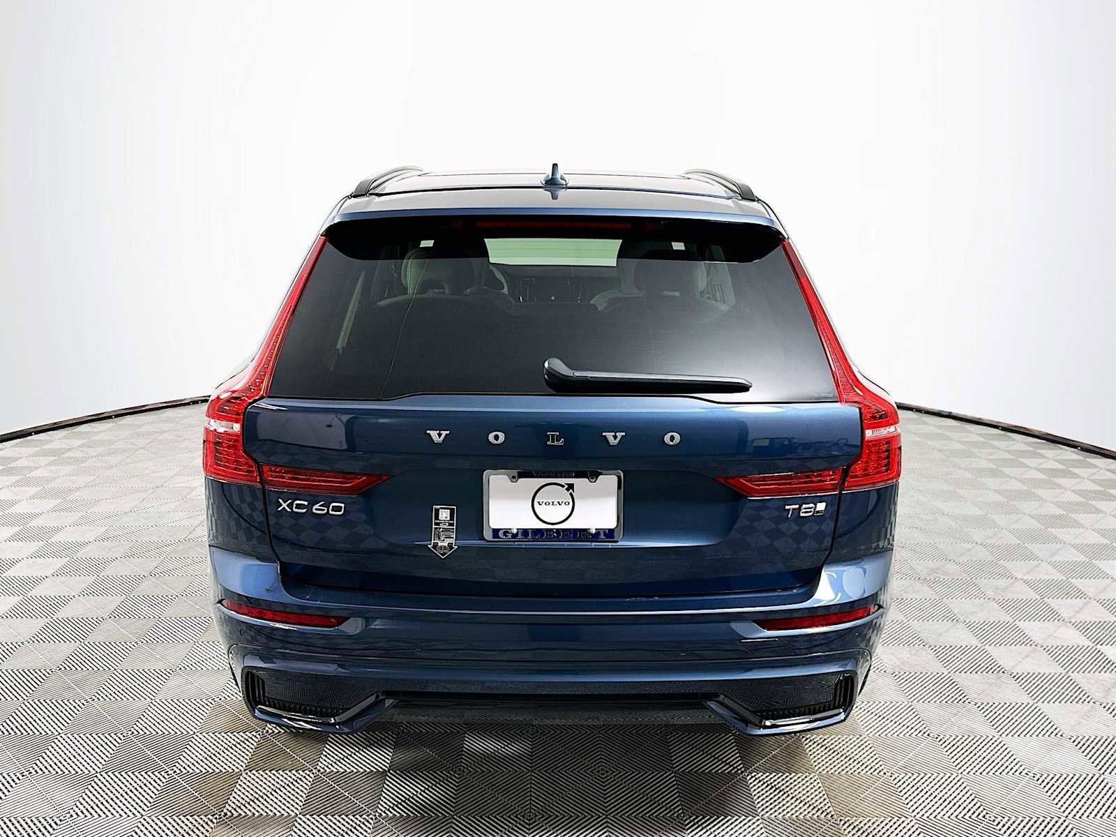 Used 2025 Volvo XC60 T8 Core image 5