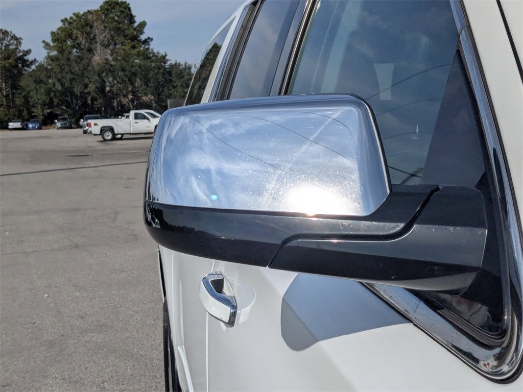 Used 2020 Chevrolet Suburban Premier image 11