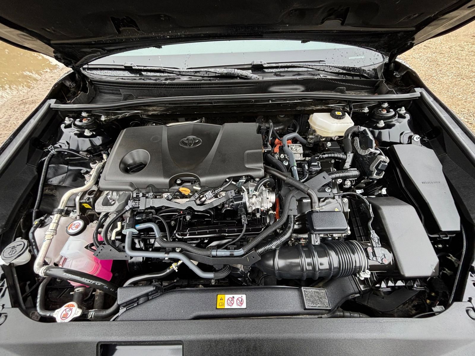 Used 2025 Toyota Camry LE image 32