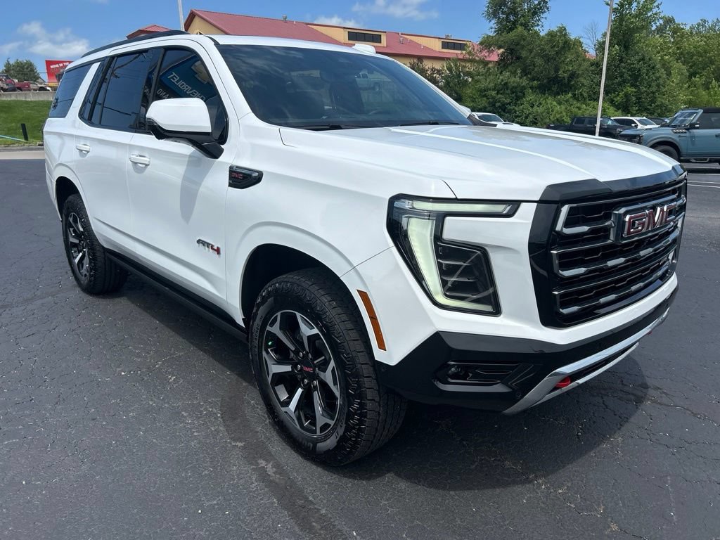 Used 2025 GMC Yukon AT4 w/ AT4 Premium Plus Package AWD/4WD image 3